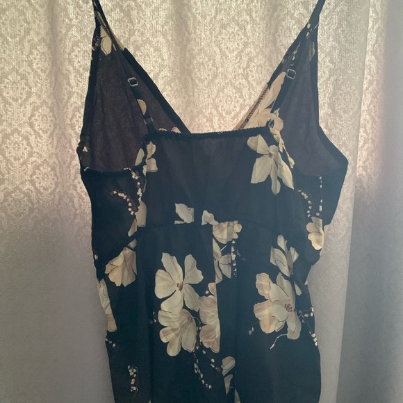 Floral Romper - Picture 2 of 2